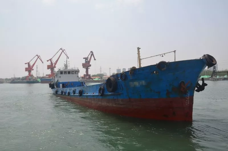 A3683 出售2001年造沿海供水船，49.6米长，8米宽，4米型深，参考载货量736t，4个货舱，水密舱盖型式，潍柴单机382KW，证书有效期到2028年，河北看船 (5)