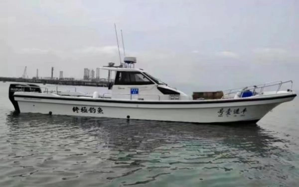 A2821 出售灵山兄弟10.2米钓鱼艇一艘，主机两台铃木250四冲挂机，宽2.7米，2019年建造，zc游艇证书齐全。