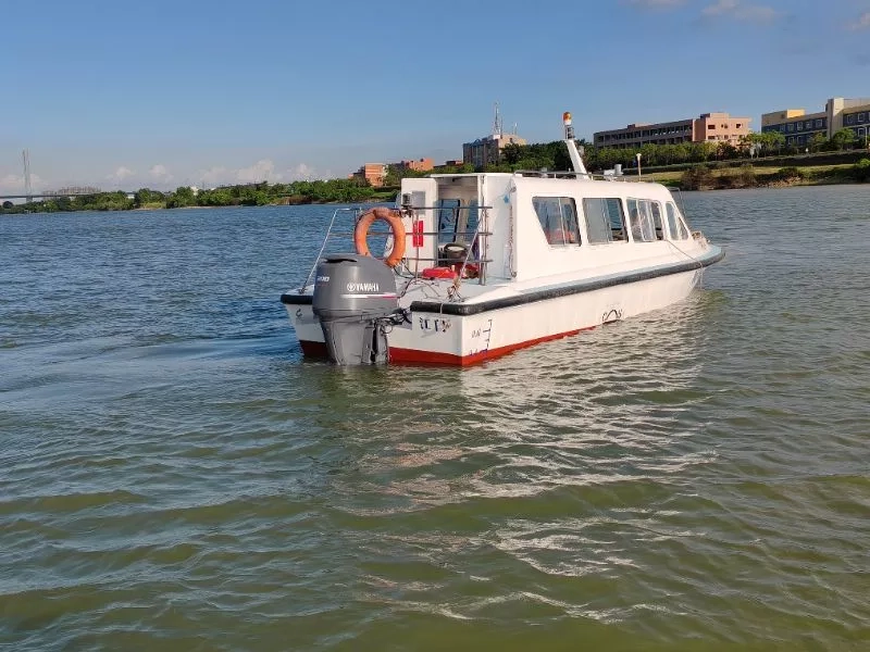 A3374 出售沿海交通艇，沿海航区，证书写交通艇，8.9米长，2.45米宽，核载12人，配员2人，配雅马哈200，ccs证书，珠三角看船。 (3)