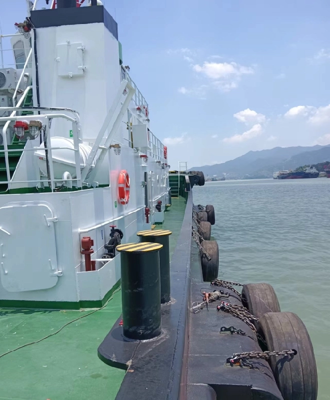 A4511 出售: 2500ps拖轮
船舶类型：普通拖船
建造完工: 2024/09.03
船级社：CCS
航区：近海
船舶尺寸:  33.3m/9.2m/4.1m
满载吃水:  3.2m
主机:潍柴功率/马力: 
 900kw*2台\1250ps*2台
副机潍柴:  90kw*2台
机舱自动化: BRC
航速平均: 12.6节
燃油舱: 119.268m³
淡水舱:  39.038m³
系柱拖力:  34.05T
奥玛报价1260万 (5)