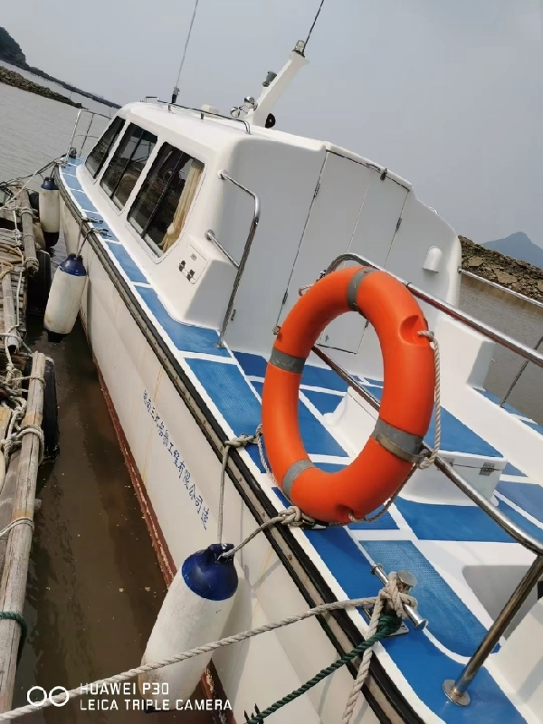A4175 低价转让8.2米交通船，配铃木175马力，机器使用不到300小时，适合湖景旅游观光休闲，便宜处理。 (4)