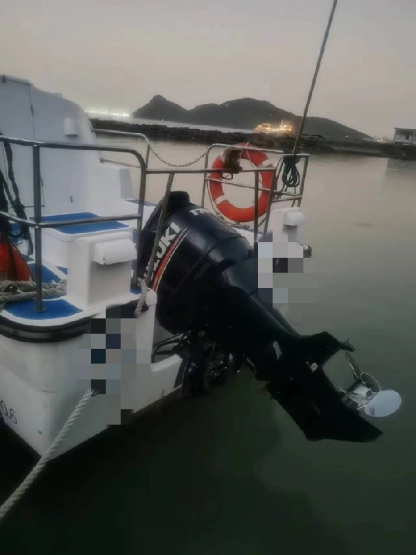 A4175 低价转让8.2米交通船，配铃木175马力，机器使用不到300小时，适合湖景旅游观光休闲，便宜处理。 (5)