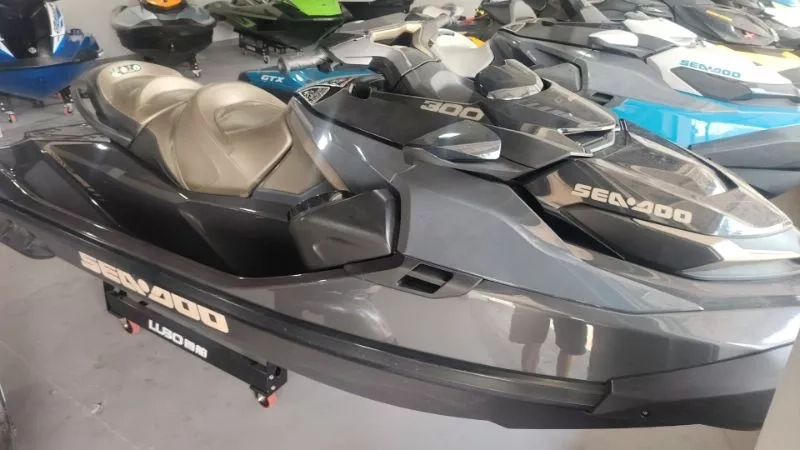 A3795 精品2022款庞巴迪GTX300,夏日狂飙可玩性大