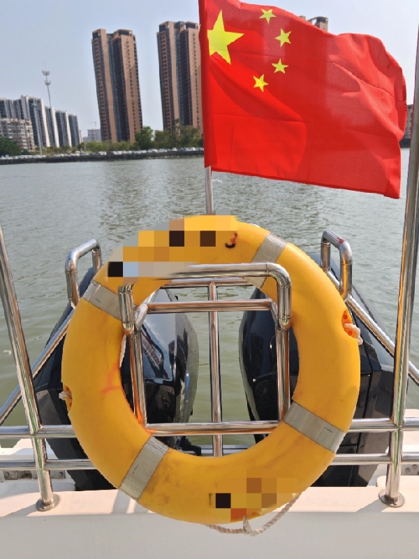 A4475 出售2023年1月11日完工的FC112A 型钓鱼艇，ccs四类证书，珠海飞驰游艇厂建造，艇长11.20m 、艇宽2.78m ，空间布局合理。型深1.46m 、干舷960mm ，工艺精湛。可搭载10人，主机双水星300马力，航速45节，从设计到建造，彰显品质，为您带来舒适海上体验。奥玛明盘29万，广东省看船 (12)
