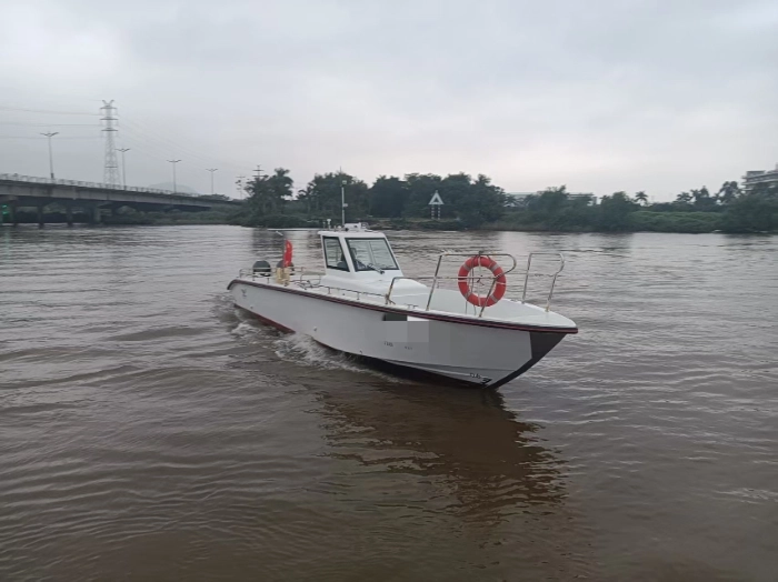 A4475 出售2023年1月11日完工的FC112A 型钓鱼艇，ccs四类证书，珠海飞驰游艇厂建造，艇长11.20m 、艇宽2.78m ，空间布局合理。型深1.46m 、干舷960mm ，工艺精湛。可搭载10人，主机双水星300马力，航速45节，从设计到建造，彰显品质，为您带来舒适海上体验。奥玛明盘29万，广东省看船 (2)