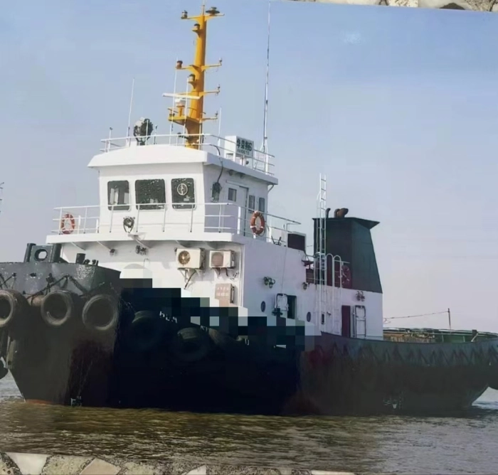 A4219 出售沿海CCS沿海普通拖船一艘，造完工日期2009年1月，船体部分，总长	28.20	m	船长	25.60	m	满载水线长	26.83	m，船宽	9.50	m	型深 4.30	m	主机河柴1300马力两台，共2600马力，喜欢的老板赶紧联系。