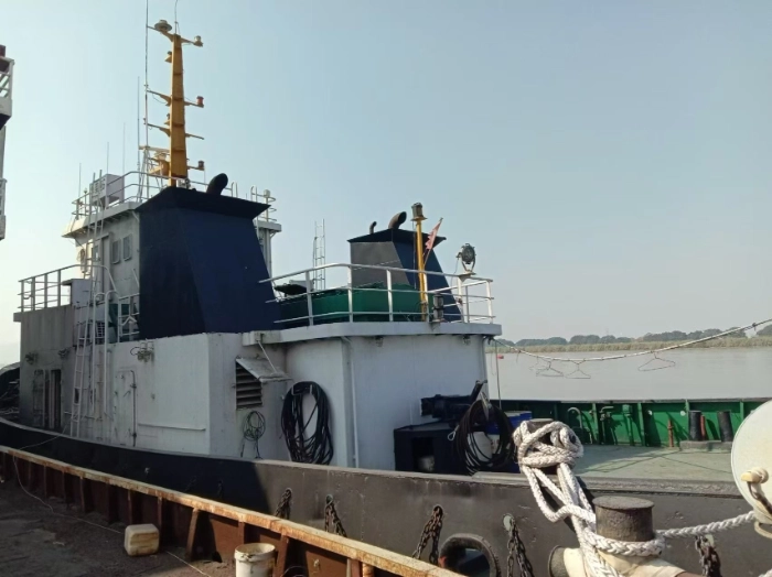 A4219 出售沿海CCS沿海普通拖船一艘，造完工日期2009年1月，船体部分，总长	28.20	m	船长	25.60	m	满载水线长	26.83	m，船宽	9.50	m	型深 4.30	m	主机河柴1300马力两台，共2600马力，喜欢的老板赶紧联系。 (4)
