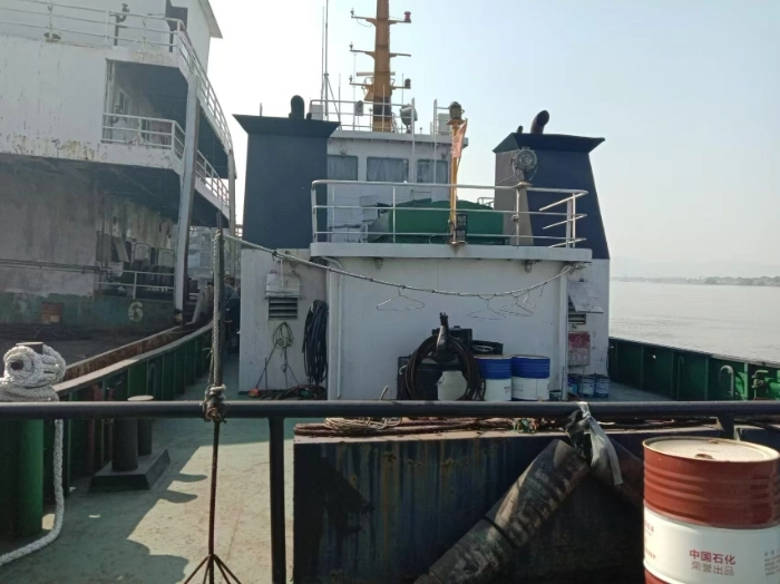 A4219 出售沿海CCS沿海普通拖船一艘，造完工日期2009年1月，船体部分，总长	28.20	m	船长	25.60	m	满载水线长	26.83	m，船宽	9.50	m	型深 4.30	m	主机河柴1300马力两台，共2600马力，喜欢的老板赶紧联系。 (5)