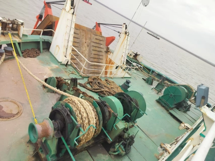 A4345 出售：前驾5080吨2015年甲板驳，2015年浙江造，ZC，主机6210两台，带跳板带围板，奥玛明盘1200万 (3)