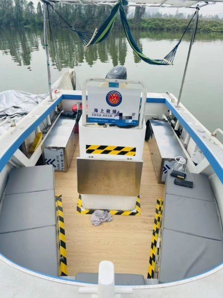 A2816 出售铝合金5.6米钓鱼艇，铃木115四冲电喷，带救援牌，带拖车，船况好，回来不用投资，随时可以玩。 (5)