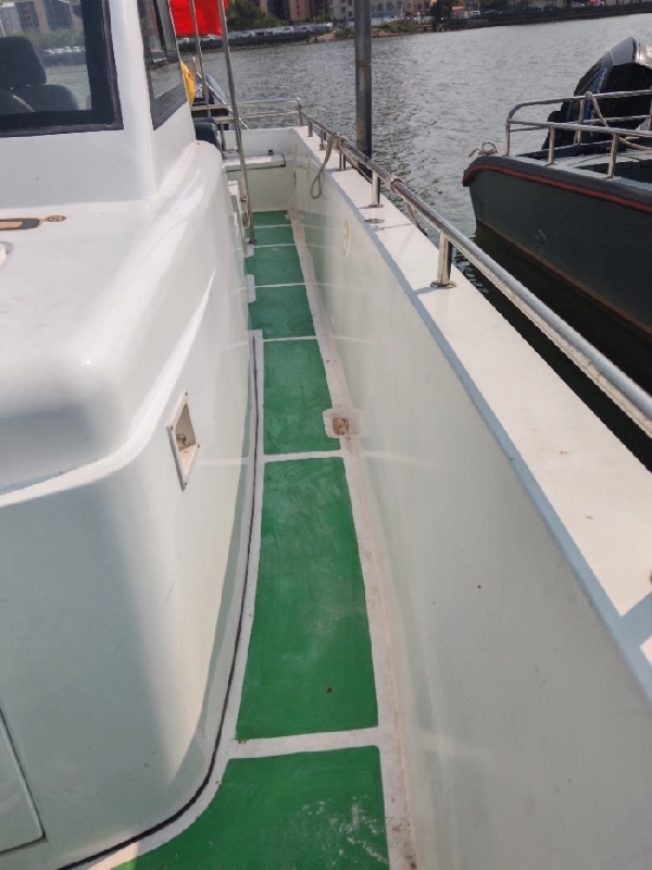 A4324 出售11.2米珠海飞驰双机300钓鱼艇一条，宽2.78米，额定人数10人，2023年建造，ccs四类艇，水星300挂机两台，100小时，准新艇，便宜处理。29万 (5)