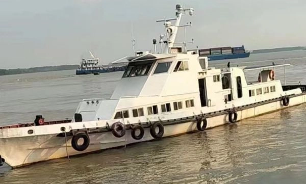 L198 出售内河钢质交通船一艘，1995年建造，26.5米长，宽4.8米，主机两台，共320千瓦，ccs证书，全国落户。