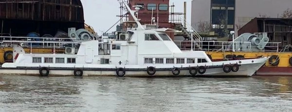 L198 出售内河钢质交通船一艘，1995年建造，26.5米长，宽4.8米，主机两台，共320千瓦，ccs证书，全国落户。 (2)