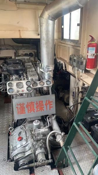 L198 出售内河钢质交通船一艘，1995年建造，26.5米长，宽4.8米，主机两台，共320千瓦，ccs证书，全国落户。 (5)