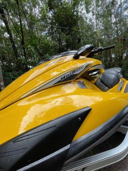 A2850 出售精品雅马哈FZS雅马哈1.8t摩托艇，实表62小时，纯淡水使用，保养极佳，动力迅爆源源不绝，飞人与玩家专用。 (6)