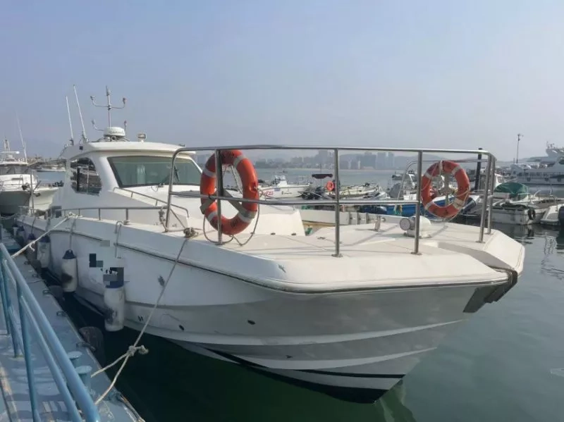 A3740 出售13.8米，宽3.79米，主机雅马哈300x3，游艇一艘，ZC4类证书。2020年建造，机器1000小时一半台速运行，价格非常优惠！