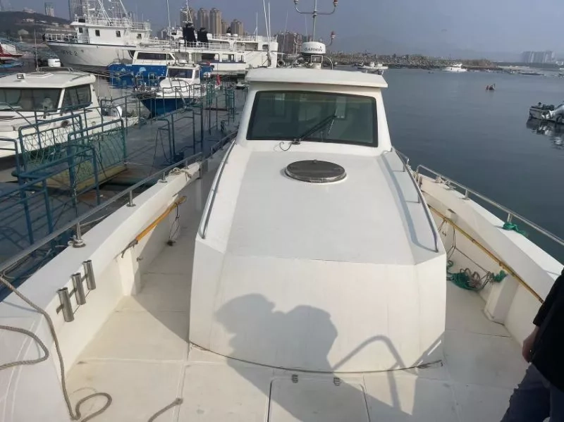 A3740 出售13.8米，宽3.79米，主机雅马哈300x3，游艇一艘，ZC4类证书。2020年建造，机器1000小时一半台速运行，价格非常优惠！ (8)