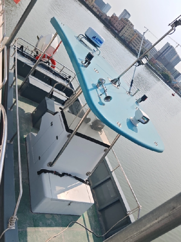 A4321 出售珠海飞驰玻璃钢钓鱼艇，长9.28米	宽2.4米，2024年9月建造，水星300白色机器，高速机。机器100小时，ccs四类，带雷达和夜航，准新艇，全网明盘18万，低价处理！ (9)