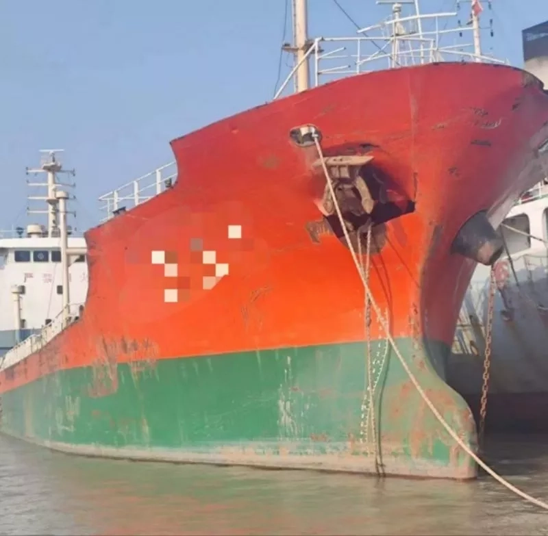 A3341 出售2006年造2350吨油船，长84.7米，宽12.6米，深5.6米，zc证书，主机推进6300，735kw一台，福建看船。