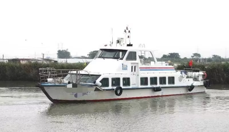 A3687 出售19米沿海遮蔽航区交通船一艘，玻璃钢材质，4.1米宽，主机潍柴wd615 205kw两台，2010年江龙建造，12客位，ccs证书全国落户！ (6)