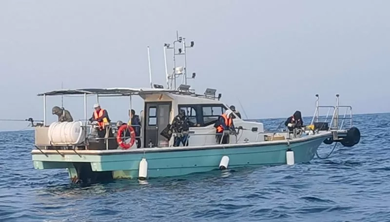 A3422 出售43尺派雷特玻璃钢钓鱼艇一艘，14.26米长，宽2.9米，主机铃木300两台，400小时，带1.5匹水冷空调，2022年4月建造，ccs证书，全国落户！明盘78万