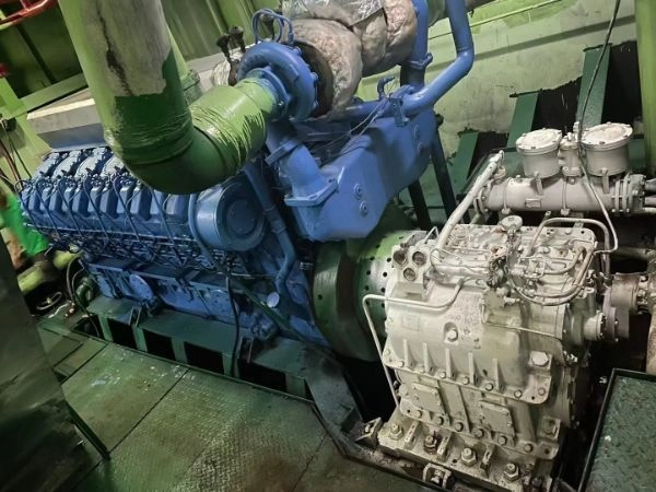 A2823 出售2017年11000吨沿海自卸砂船，船尺寸112X23.3x7   主机潍柴1900马力俩台！卸砂1600马力！船保养的非常好，即买即用！ (6)