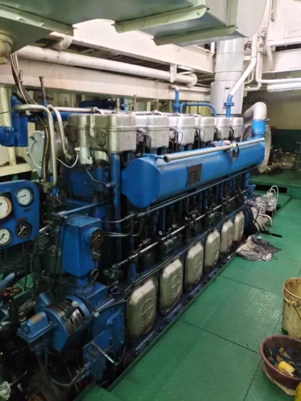 A3936 出售2009年出厂沿海普通拖船，总长29米，船宽7.6米，双主机600马力（广州柴油机厂）总吨位213吨，刚刚做好大保养，配套设备齐全可拎包开船，奥玛336万！ (11)