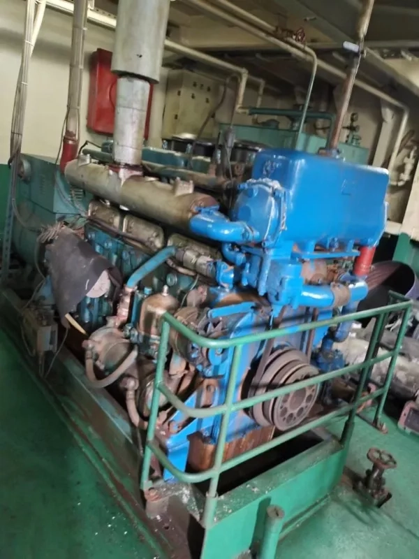 A3936 出售2009年出厂沿海普通拖船，总长29米，船宽7.6米，双主机600马力（广州柴油机厂）总吨位213吨，刚刚做好大保养，配套设备齐全可拎包开船，奥玛336万！ (13)