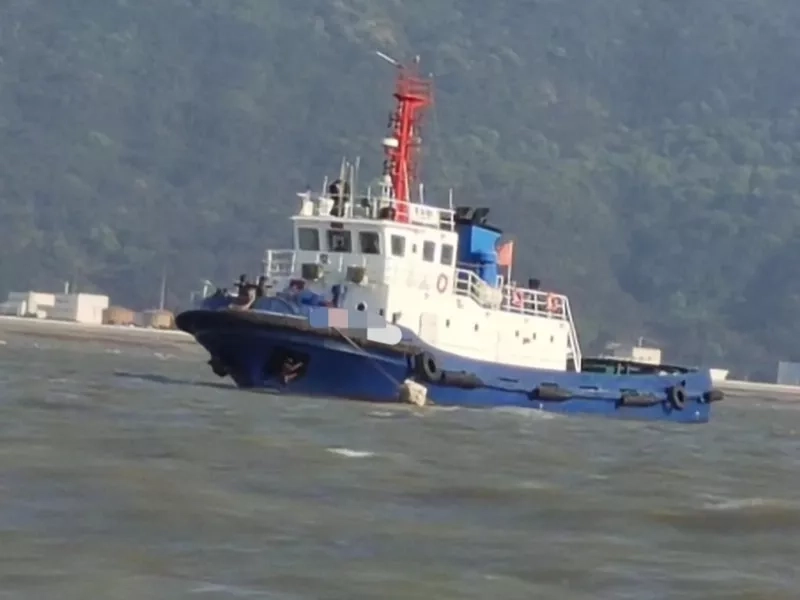 A3936 出售2009年出厂沿海普通拖船，总长29米，船宽7.6米，双主机600马力（广州柴油机厂）总吨位213吨，刚刚做好大保养，配套设备齐全可拎包开船，奥玛336万！ (2)