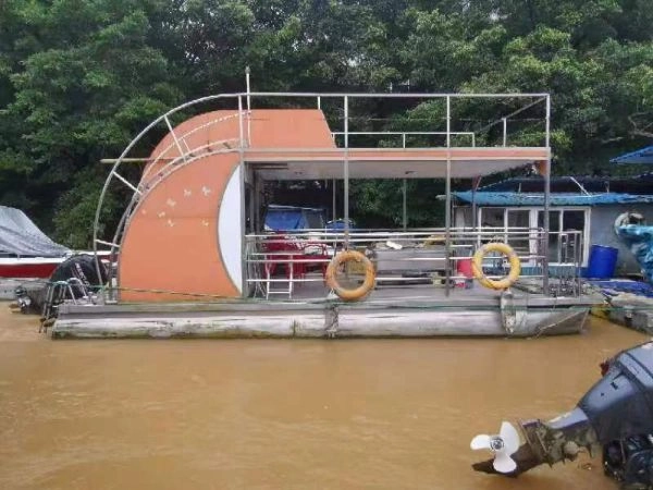 A2788 出售9米铝合金浮桶游艇一艘，宽3米，水星150四冲机器。