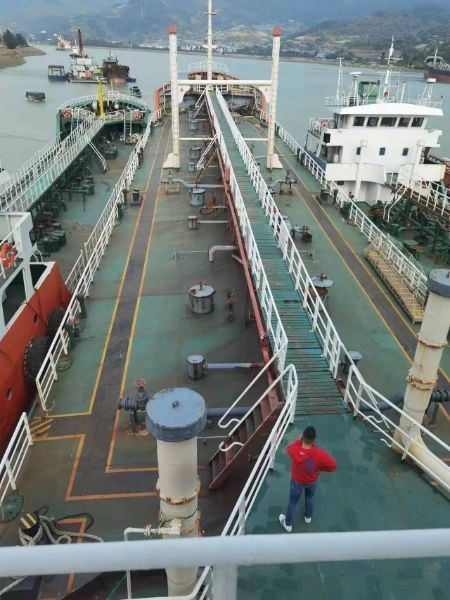 L185 出售3400吨近海航区油船一艘，2003年建造，船况漂亮，价格便宜！