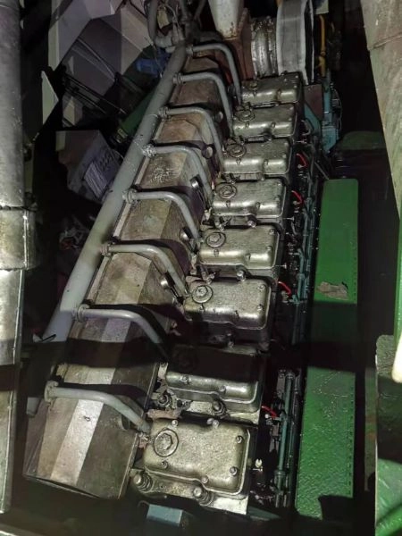 L185 出售3400吨近海航区油船一艘，2003年建造，船况漂亮，价格便宜！ (3)