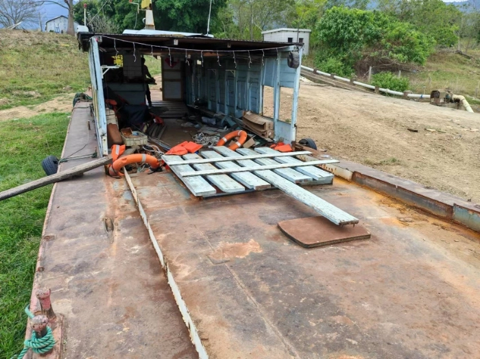 A4207 出售退役内河客渡船一艘，18米长，宽4.7米，主机4108，铁板非常好，价格菜价，改船屋，做码头非常好！明盘3.8万 (2)