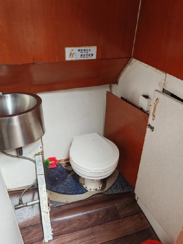 A2894 出售14.5米（50尺）全铝合金豪华钓鱼艇，双水星270马力柴油机器两台才100小时准新机，2020年建造，ccs证书，全国落户，船况漂亮，广东看船。新船200多万，现在船东叫价108万，看中可以直接和船东洽谈。 (16)