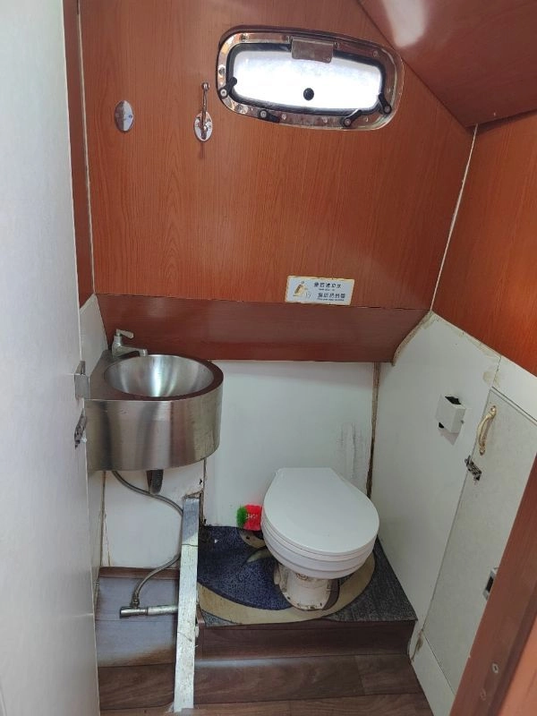 A2894 出售14.5米（50尺）全铝合金豪华钓鱼艇，双水星270马力柴油机器两台才100小时准新机，2020年建造，ccs证书，全国落户，船况漂亮，广东看船。新船200多万，现在船东叫价108万，看中可以直接和船东洽谈。 (20)
