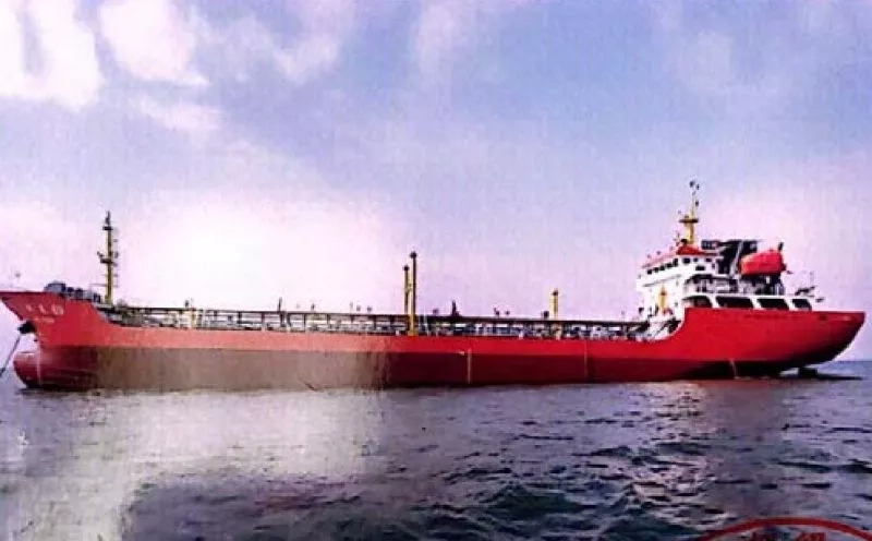 A3872 近海航区4000吨油船 2011年建 CCS检验证书，双底双壳双管线双泵舱容4000多立方，主机735千瓦，航速11节 交通部省际运力，船况精品！珠三角看船