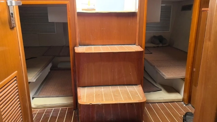 A4119 2022年下水ccs二类13.7米铝合金钓鱼艇。三机水星350使用时间680小时.2400升油箱船上配套齐全顶流机，雷达，鱼探，发电机，空调！广东看船 (6)