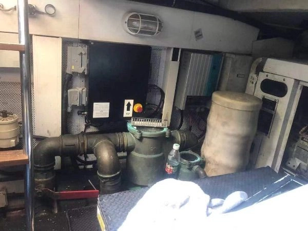 A2933 出售 意大利进口CCS三类飞桥游艇，长18.29米，装配双机MAN-V8，带豪华装修！全国落户！ (12)