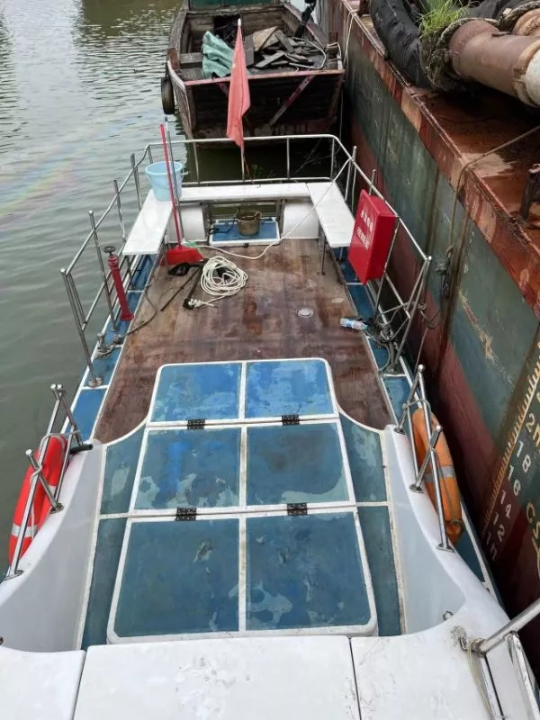 A3448 出售12米内河玻璃钢交通船艇，证书写交通船，内河b级航区，2004年建造，ccs证书，全国落户，明盘12万。 (4)