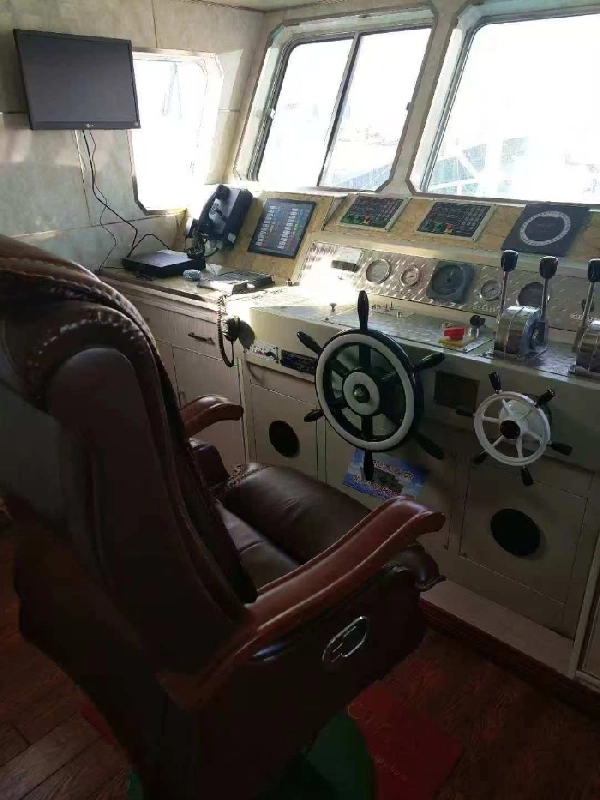 A4325 出售33米沿海交通船，宽6.2米，2017年建造，主机玉柴280马力两台，zc船检证书，证书齐全。明盘130万出售。 (2)