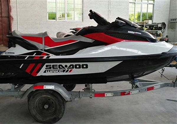 出售13年生产的Seadoo WAKE PRO215