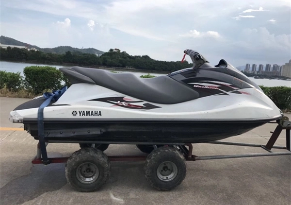 出售雅马哈vx1100 摩托艇一艘,船况精神，价格美丽！OM-M02