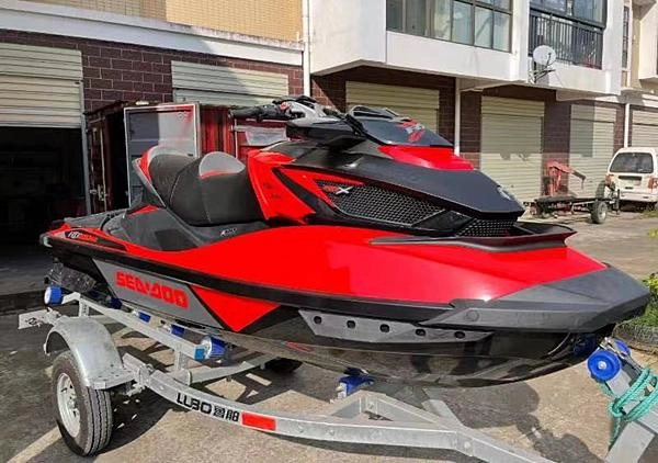 #M10 出售18年购买260rxt，精品实表7小时，带拖架，7.5万转让。