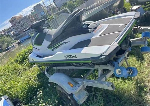 #M11 出售雅马哈1050，船况精品，5万转让。