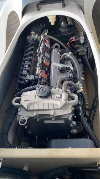 L203 打包出售3艘运营神器，雅马哈1100四冲摩托艇，一艘几十小时，一艘600小时，一艘800小时，全新一手艇，纯淡水湖使用。船况非常漂亮。 (8)
