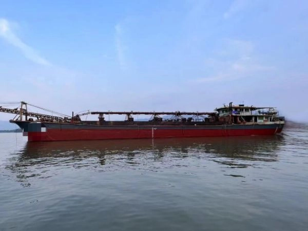 A2810 出售内河A级自吸1700吨自缷砂船一艘，长66.18米宽13米，深3.8米，2010年建造，船况好，ccs证书齐全，广东珠三角看船。