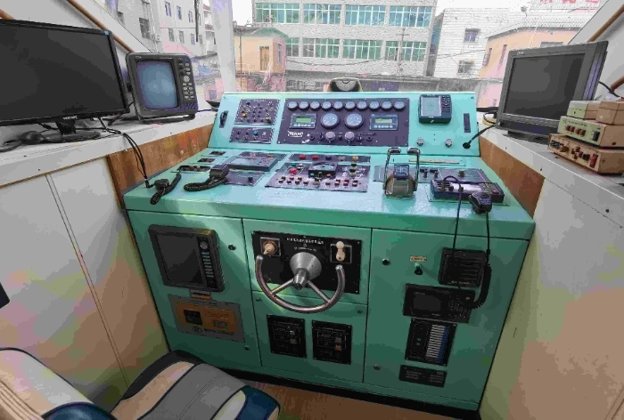 A4069 转让沿海高速交通船！
2009年造，CCS
长25.18米宽5.20米深2.2米，
进口双主机德国曼恩，2200马力，ZF齿轮箱
20节，上层驾驶室铝合金
下甲板钢质，刚刚保养好，质量非常好， (2)