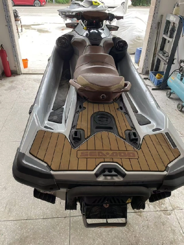 A4110 出售2019款，庞巴迪GTX300摩托艇，淡水93小时，带关单，奥玛明盘7.8万 (2)