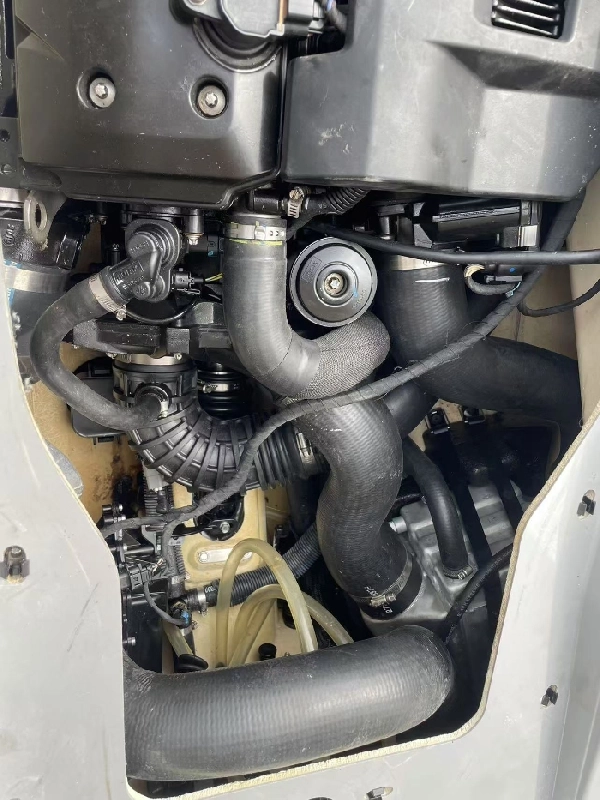 A4110 出售2019款，庞巴迪GTX300摩托艇，淡水93小时，带关单，奥玛明盘7.8万 (5)