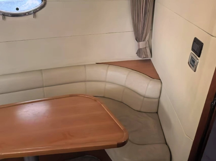 A4173 出售一艘36尺玻璃钢游艇，艇长12.05米 艇宽3.94米
型深	2.03米。乘员定额	10人主机美国水星柴油QSD4，257kw两台，zc证书，天津船籍港。 (3)
